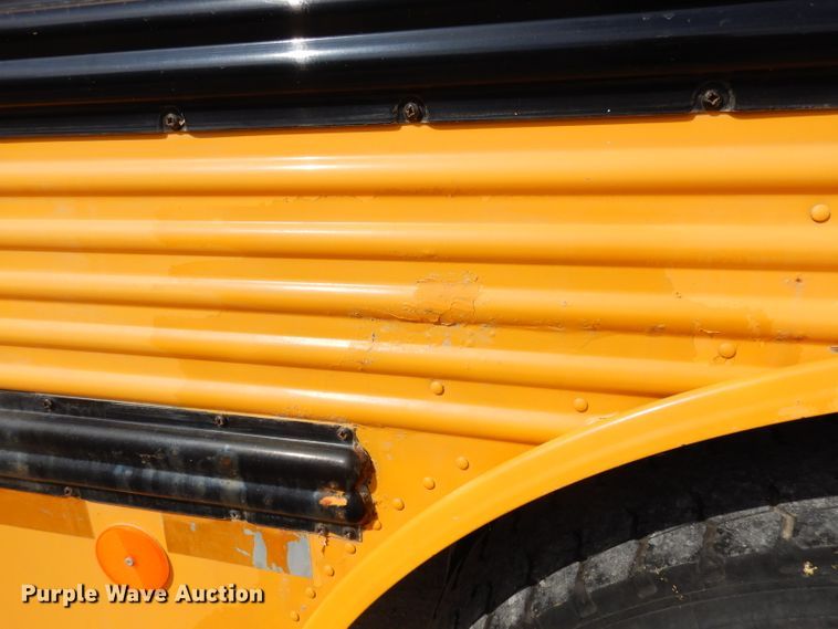 image for item DG6372 1995 International 3800 school bus