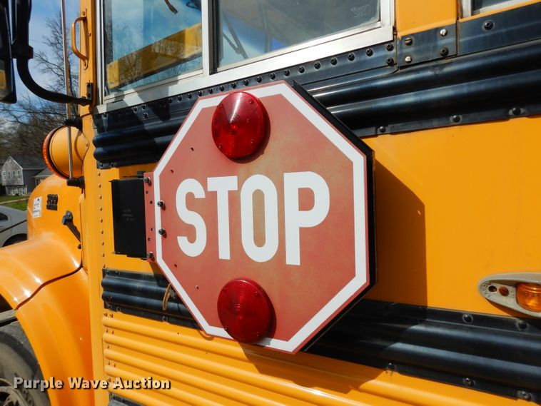 image for item DG6372 1995 International 3800 school bus
