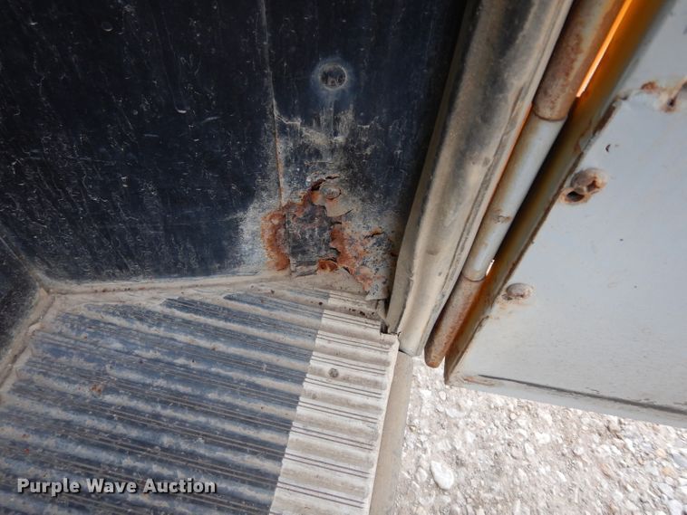 image for item DG6372 1995 International 3800 school bus