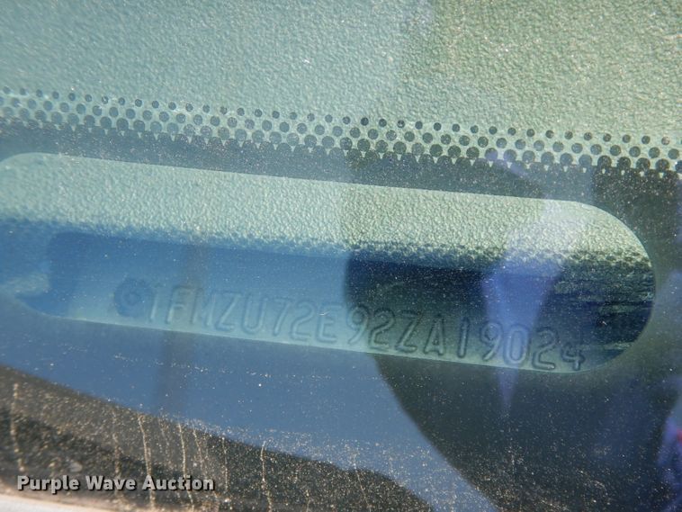 image for item DG6405 2002 Ford Explorer XLS  SUV