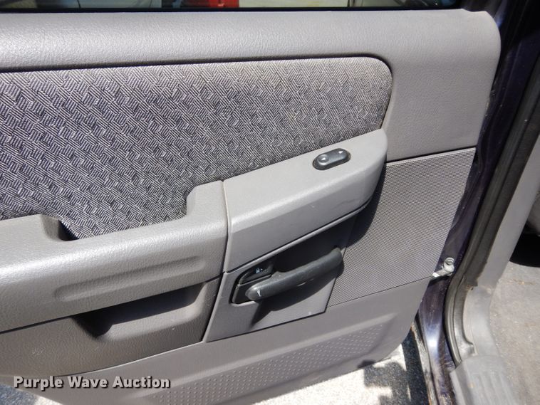 image for item DG6405 2002 Ford Explorer XLS  SUV