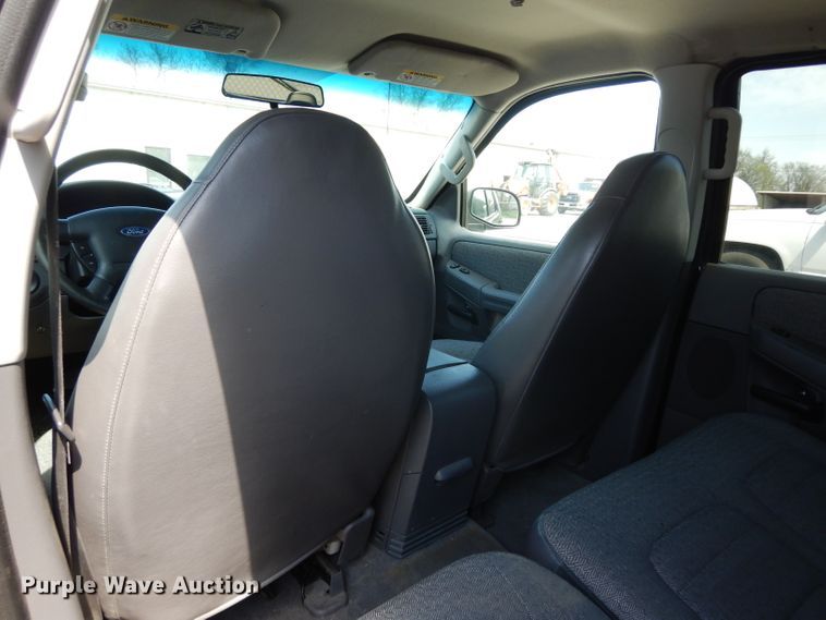 image for item DG6405 2002 Ford Explorer XLS  SUV