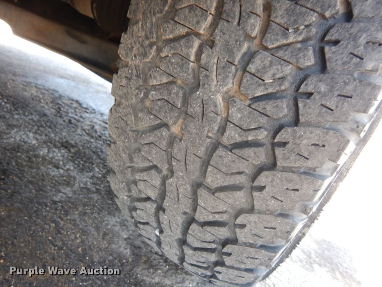 image for item DG6405 2002 Ford Explorer XLS  SUV