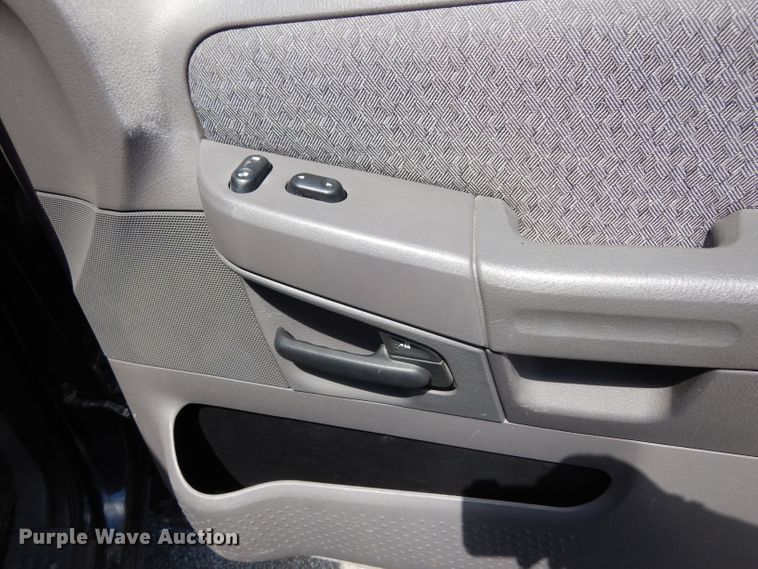 image for item DG6405 2002 Ford Explorer XLS  SUV