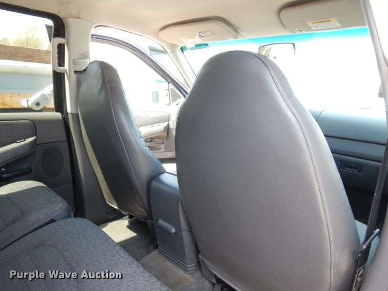image for item DG6405 2002 Ford Explorer XLS  SUV