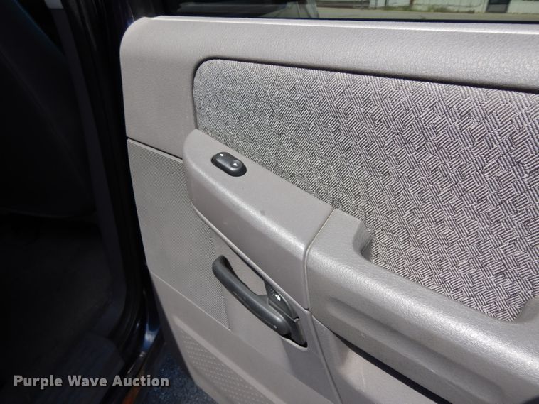 image for item DG6405 2002 Ford Explorer XLS  SUV