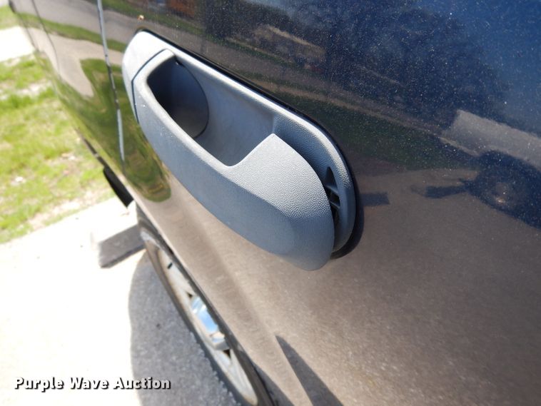 image for item DG6405 2002 Ford Explorer XLS  SUV