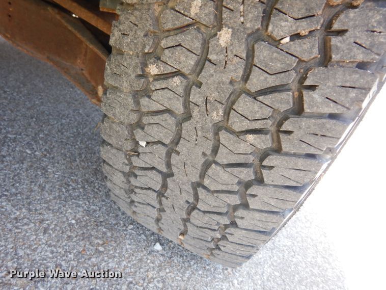 image for item DG6405 2002 Ford Explorer XLS  SUV