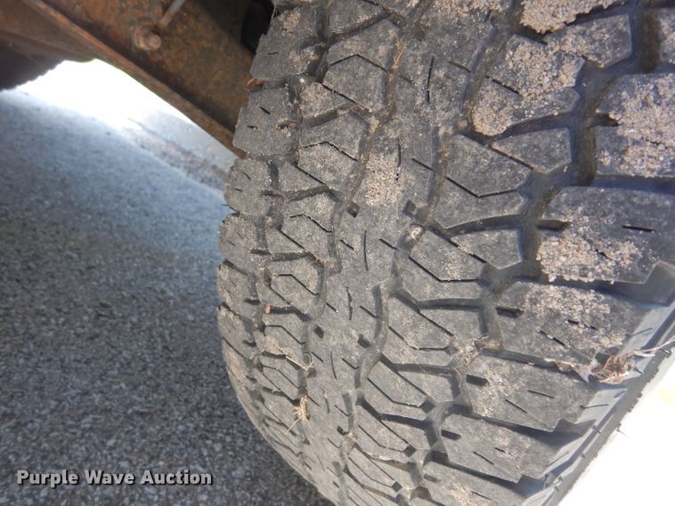 image for item DG6405 2002 Ford Explorer XLS  SUV