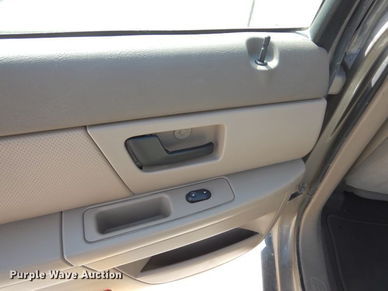 image for item DG6431 2005 Ford Taurus