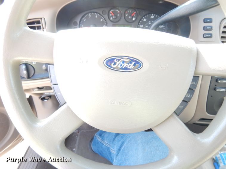 image for item DG6431 2005 Ford Taurus