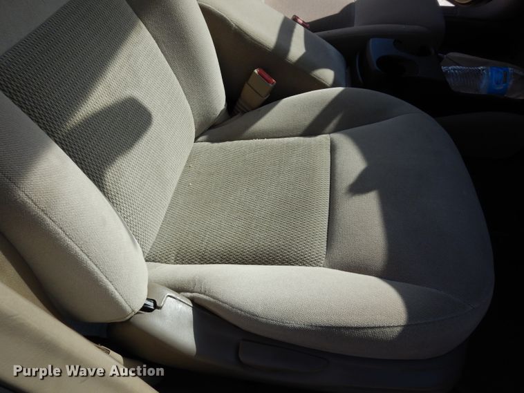 image for item DG6431 2005 Ford Taurus