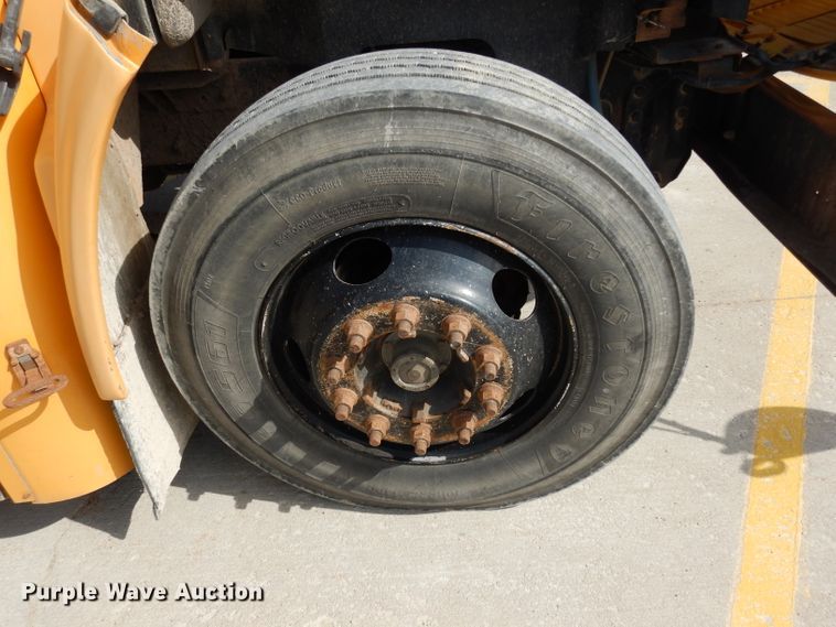 image for item DG6432 1999 Chevrolet CV2000 school bus