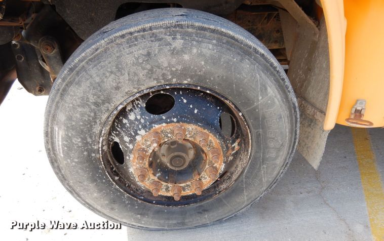 image for item DG6432 1999 Chevrolet CV2000 school bus