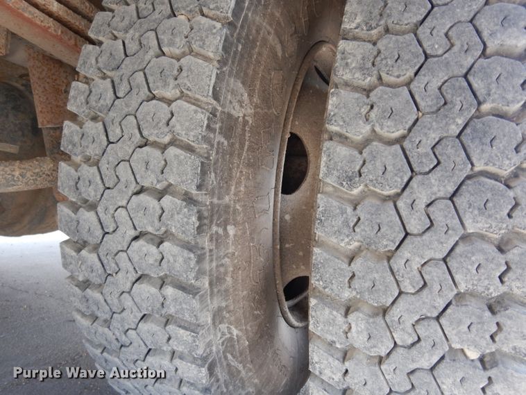 image for item DG6432 1999 Chevrolet CV2000 school bus