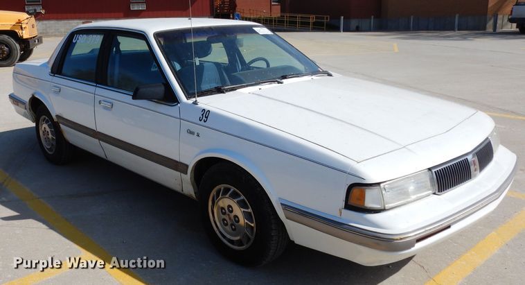 image for item DG6433 1996 Oldsmobile Ciera SL