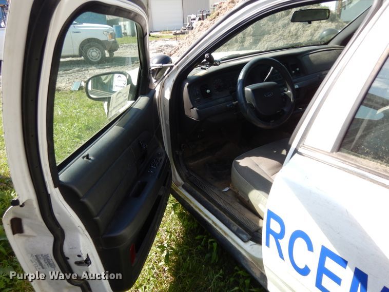 image for item DH2437 2007 Ford Crown Victoria Police Interceptor