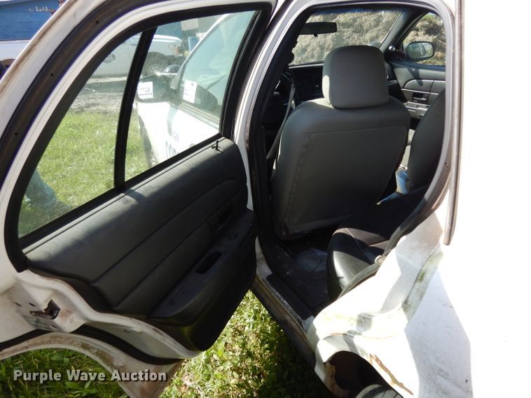 image for item DH2437 2007 Ford Crown Victoria Police Interceptor