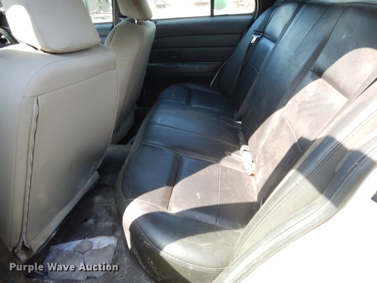 image for item DH2437 2007 Ford Crown Victoria Police Interceptor