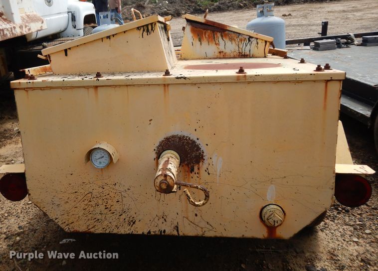 image for item DH2448 1998 SMCI asphalt trailer