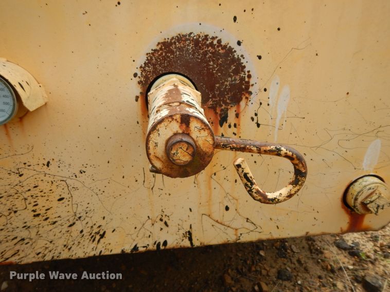 image for item DH2448 1998 SMCI asphalt trailer