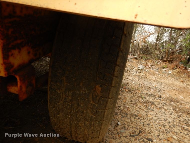 image for item DH2448 1998 SMCI asphalt trailer