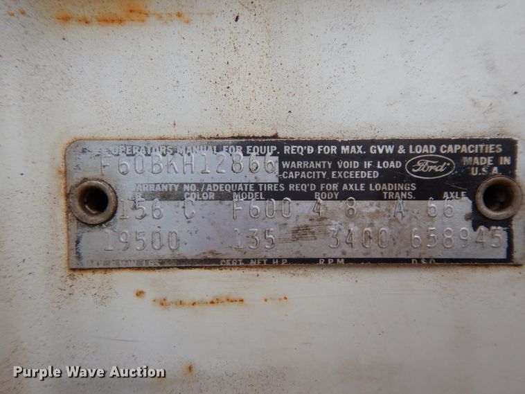 image for item DH2454 1970 Ford F600 flatbed truck