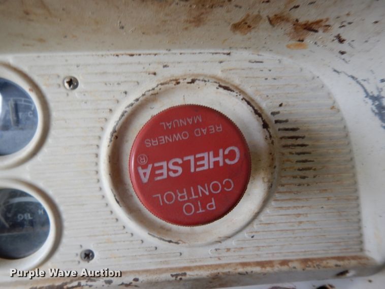 image for item DH2454 1970 Ford F600 flatbed truck