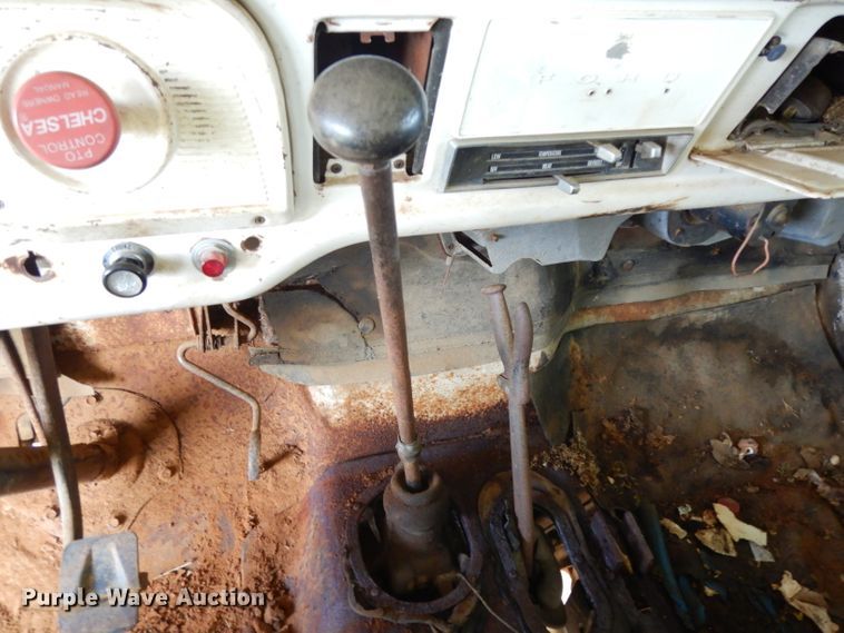 image for item DH2454 1970 Ford F600 flatbed truck