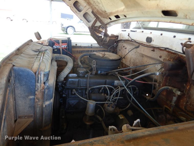 image for item DH2454 1970 Ford F600 flatbed truck