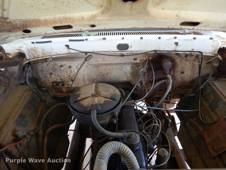 image for item DH2454 1970 Ford F600 flatbed truck