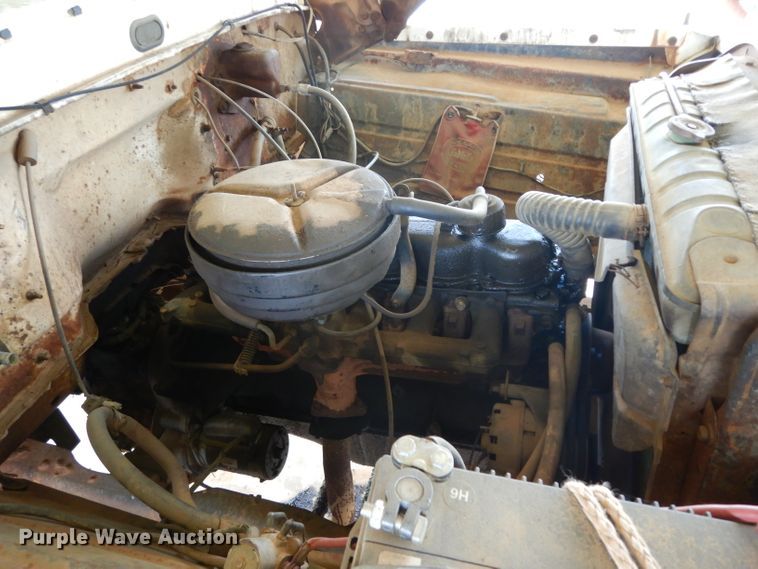 image for item DH2454 1970 Ford F600 flatbed truck