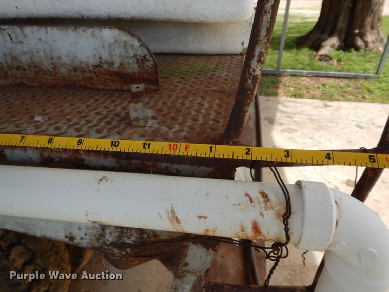 image for item DH2454 1970 Ford F600 flatbed truck