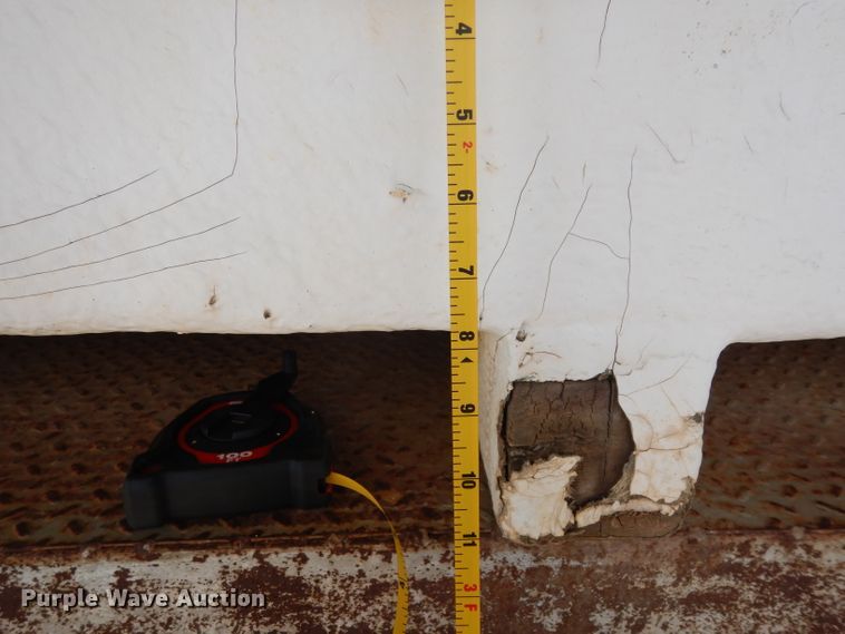 image for item DH2454 1970 Ford F600 flatbed truck