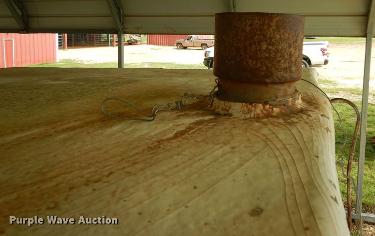 image for item DH2454 1970 Ford F600 flatbed truck