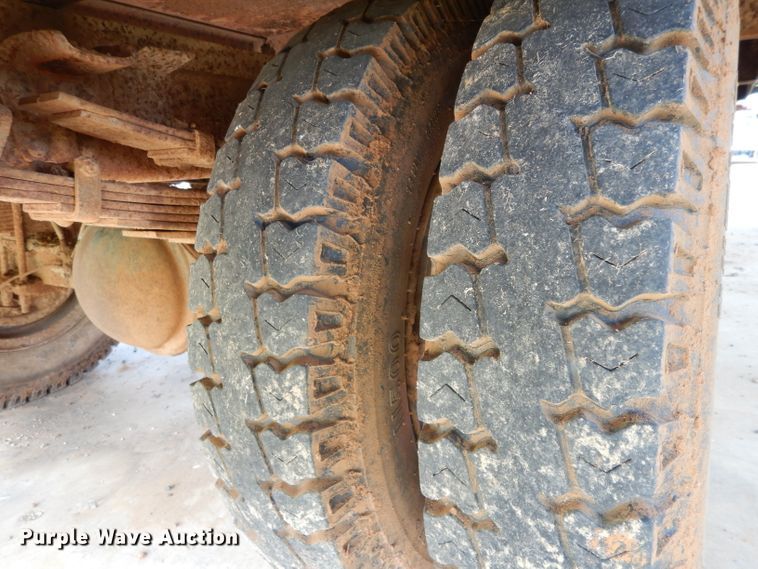 image for item DH2454 1970 Ford F600 flatbed truck