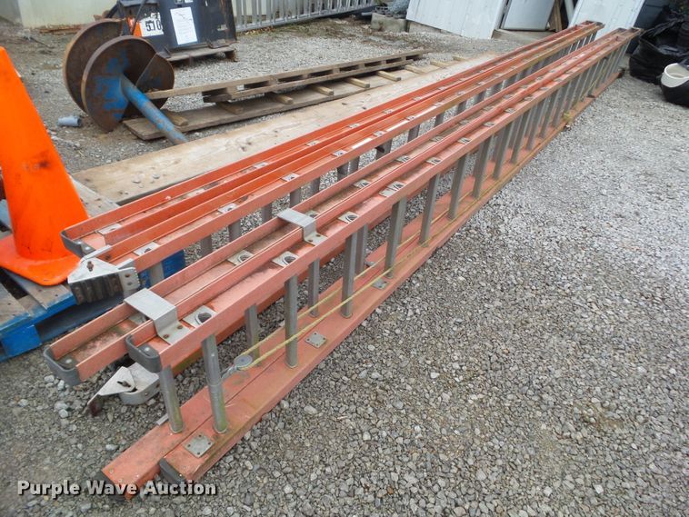 image for item EM9945 (2) fiberglass ladders