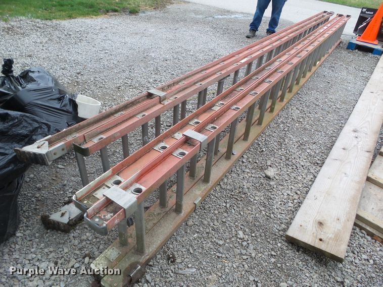 image for item EM9945 (2) fiberglass ladders