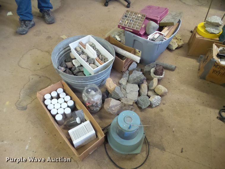 image for item EM9954 Rocks and minerals