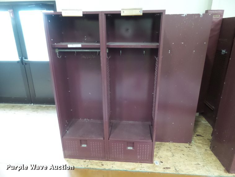 image for item EM9956 (8) steel athletic lockers