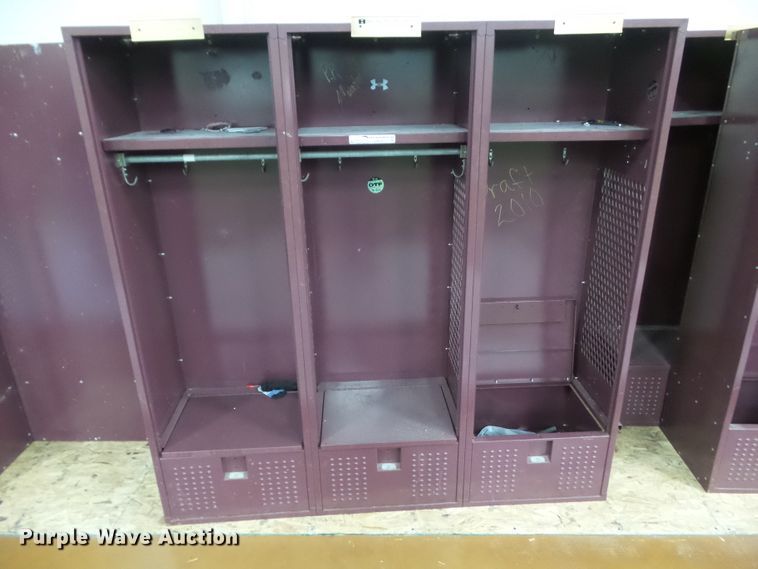 image for item EM9957 (7) steel athletic lockers