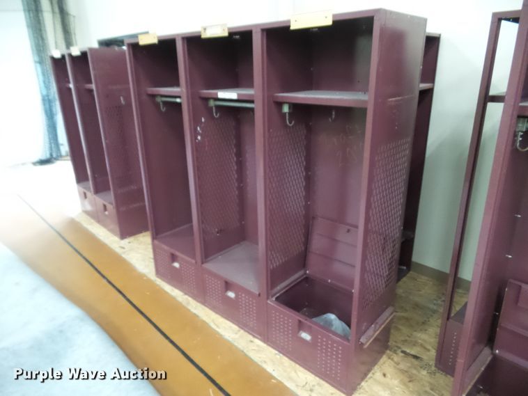 image for item EM9957 (7) steel athletic lockers