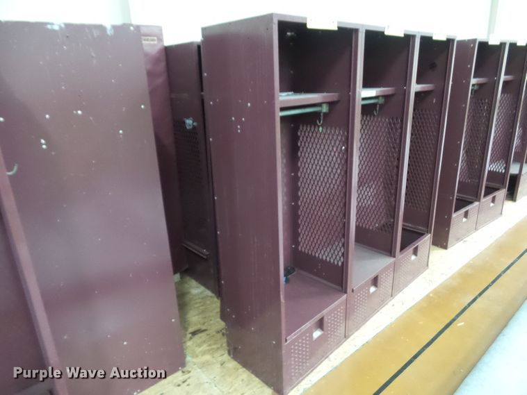 image for item EM9957 (7) steel athletic lockers