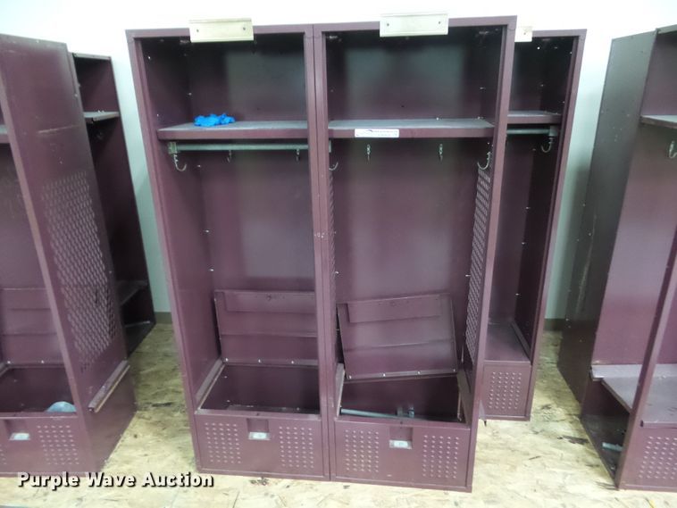 image for item EM9958 (7) steel athletic lockers