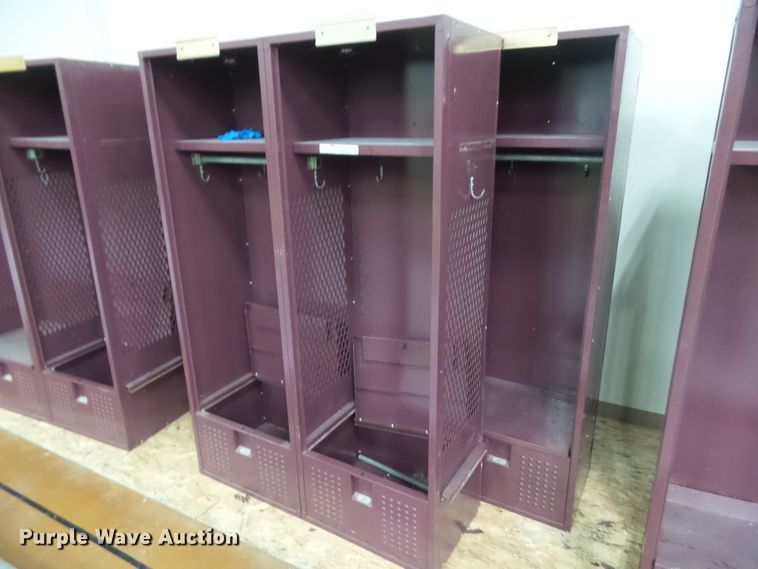 image for item EM9958 (7) steel athletic lockers