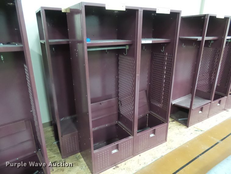 image for item EM9958 (7) steel athletic lockers