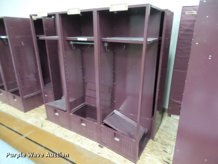 image for item EM9959 (8) steel athletic lockers