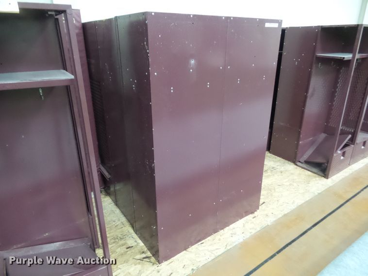image for item EM9960 (6) steel athletic lockers