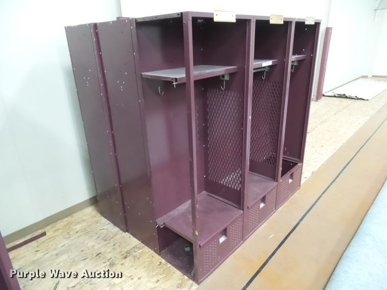 image for item EM9962 (9) steel athletic lockers