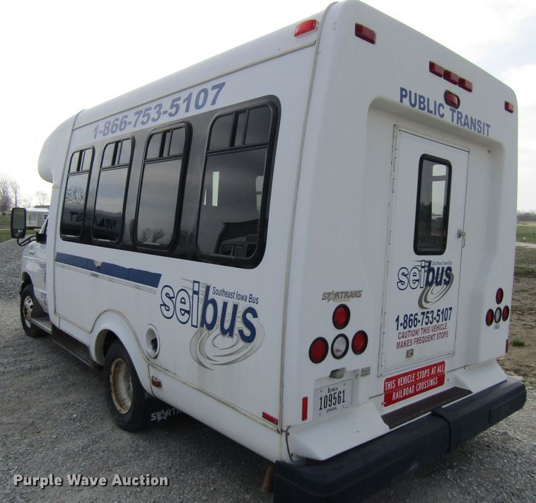image for item FD9399 2006 Ford E350 Super Duty shuttle bus
